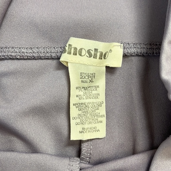 Washed but never worn purple capri leggins with mesh sides - Picture 3 of 3